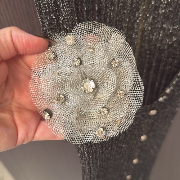 ✨💎Societa Metallic Silver/Black Top💎✨ - Picture 6 of 11